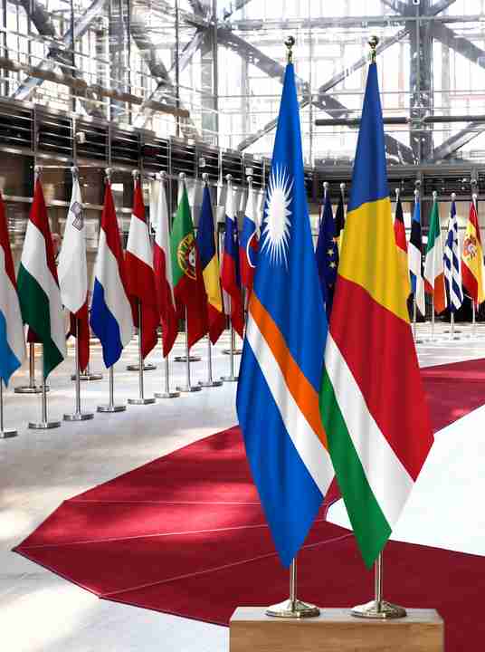 Marshall Islands Seychelles Flags