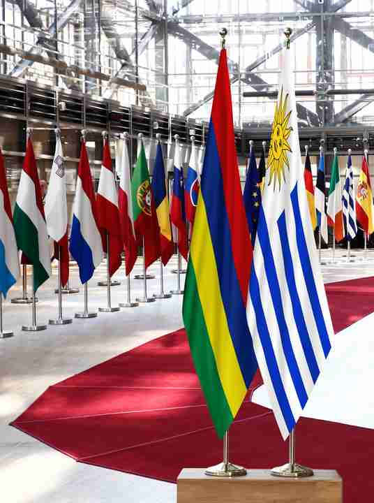Mauritius Uruguay Flags