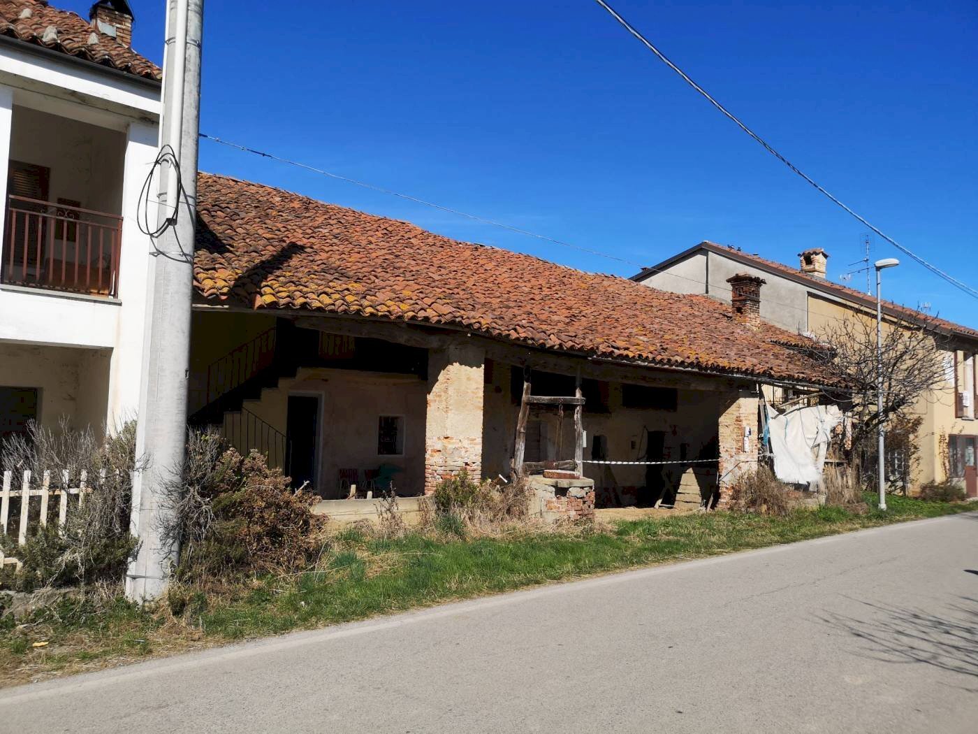 SANT ANNA VIA DEL MAZZUCCO VENDE CASALE TIPICO