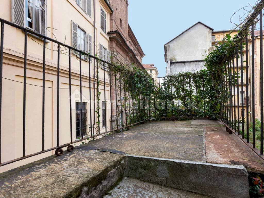 Vendita Appartamento via Giuseppe Barbaroux, 28, Torino