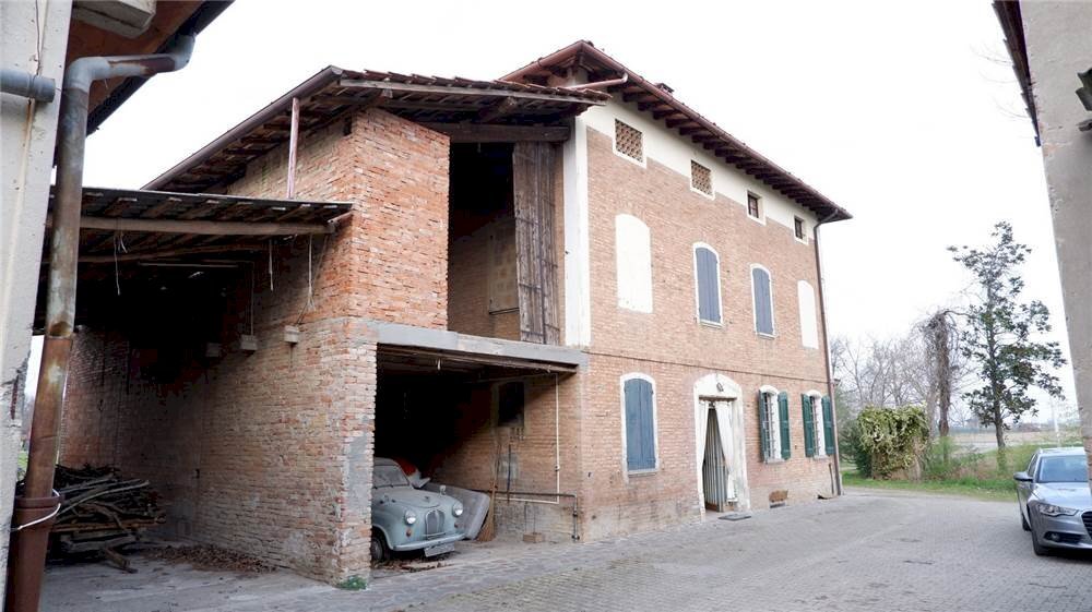 Sassuolo (Ancora) Casa padronale con 20.000 Mq di terreno