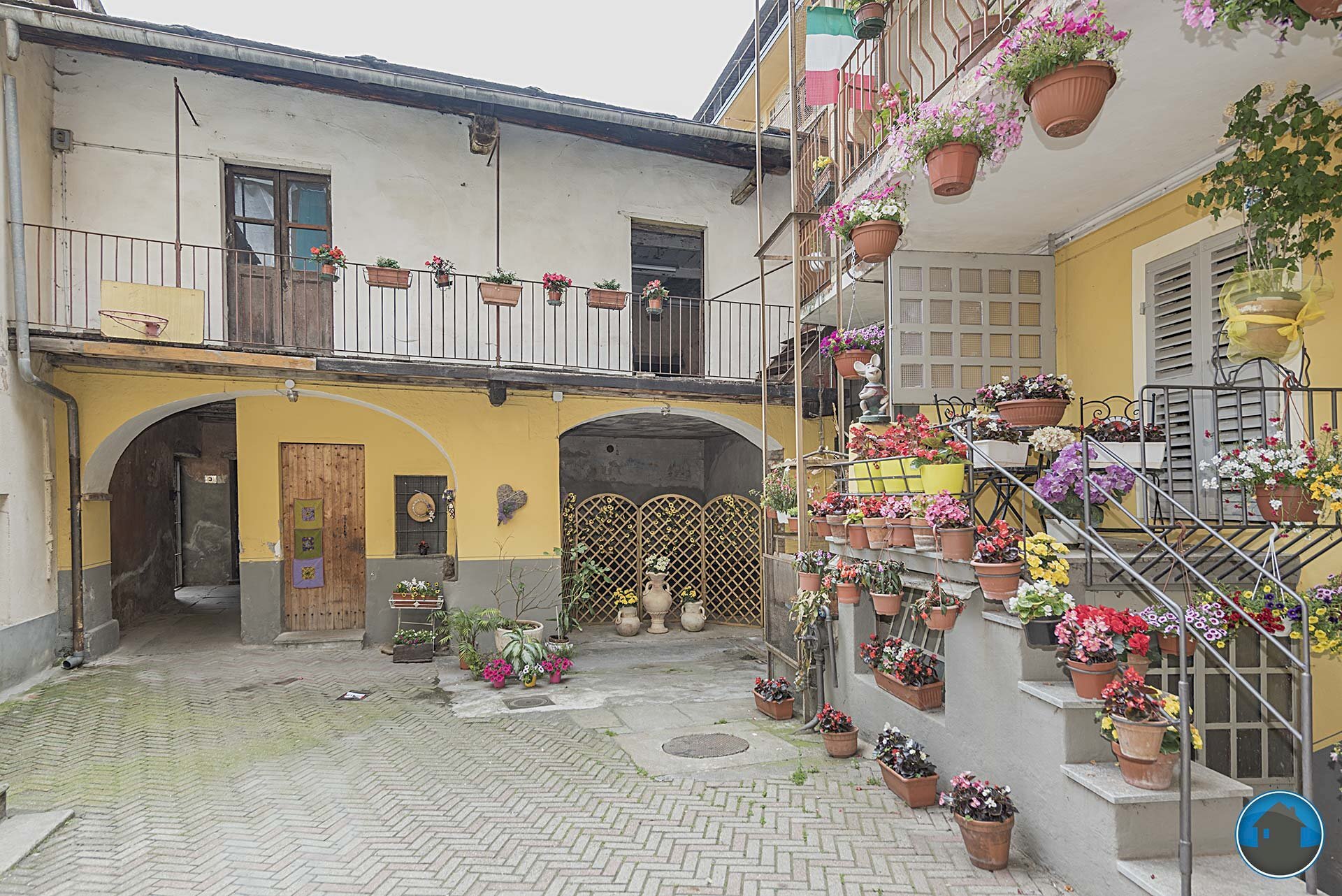 Casa con giardino in centro Torre Pellice