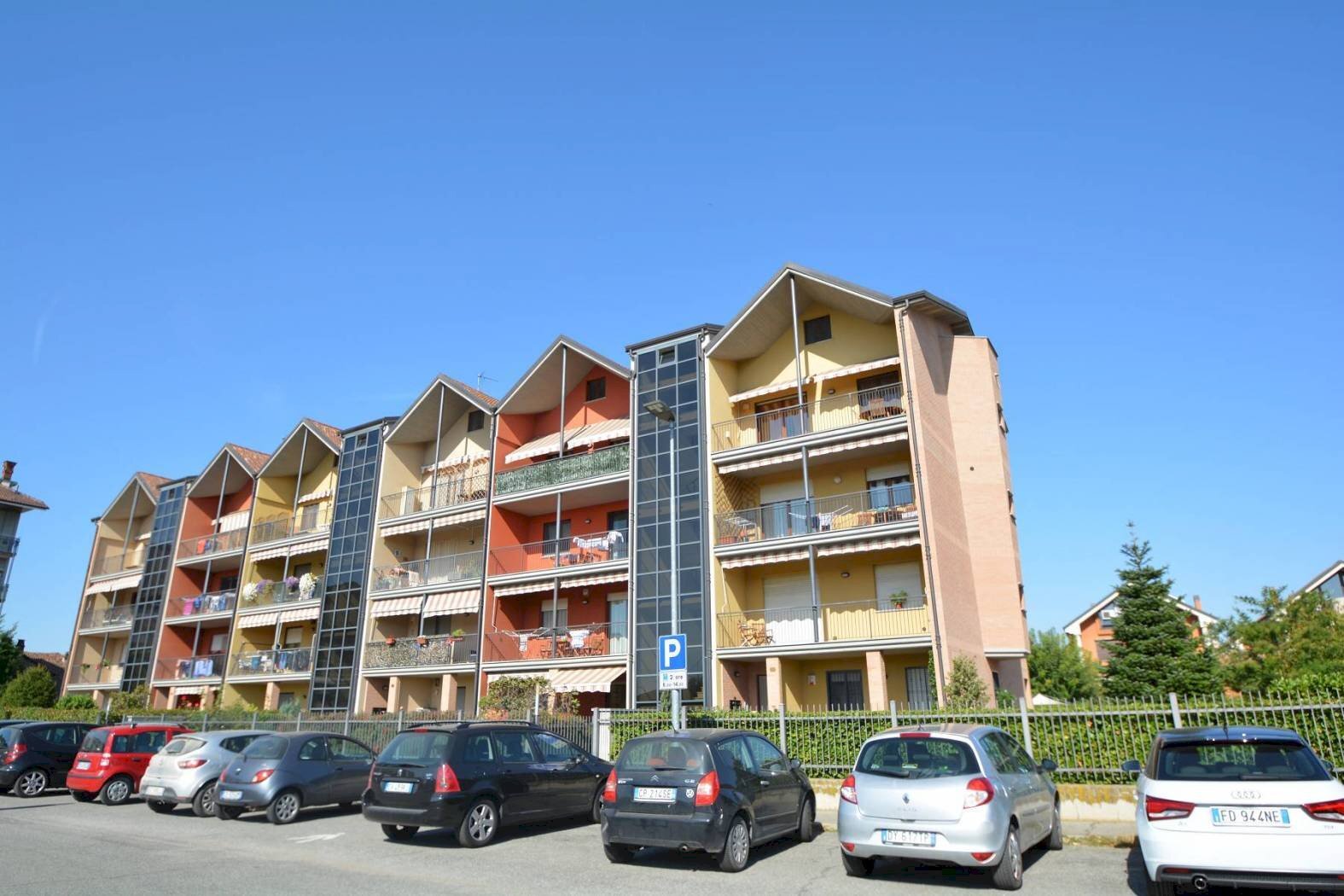 GARAGE IN VENDITA IN ZONA COMODA AL CENTRO