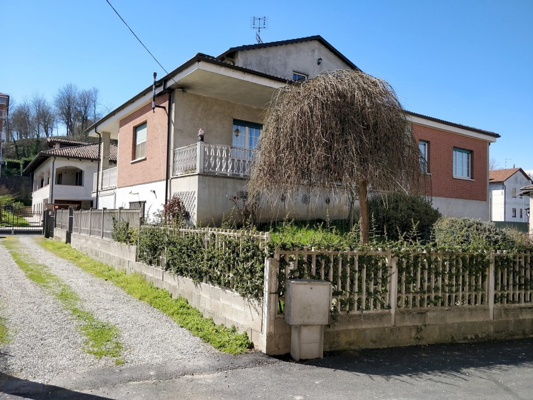 VILLA INDIPENDENTE QUATTRO LATI IN ZONA RESIDENZIALE CENTRALISSIMA Cavagnolo, Torino