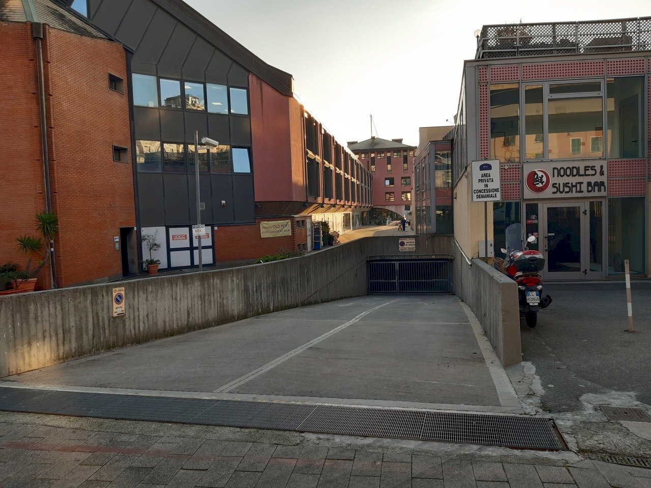 Garage / Posto Auto - Doppio a Centro Storico, Genova