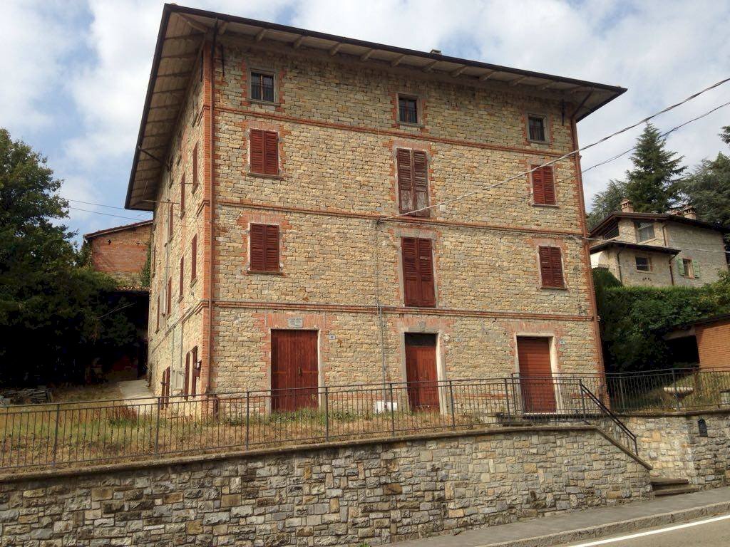 Casa storica da ristrutturare in vendita