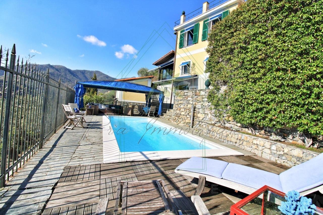 Indipendente - Villa a Rapallo