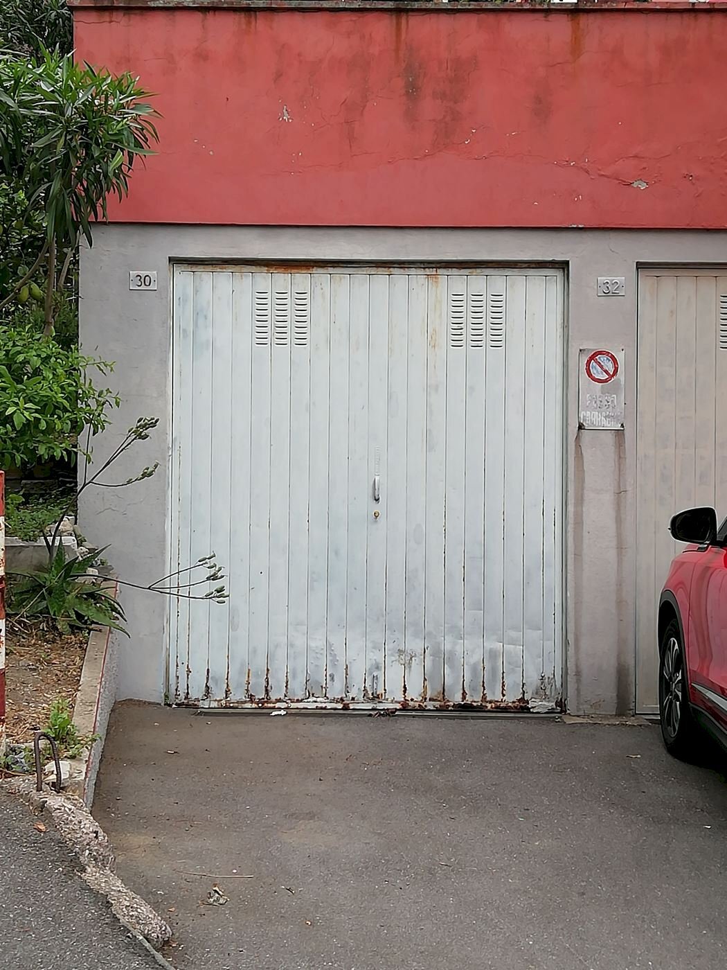 Box / Garage In Vendita Genova Ge-Sampierdarena