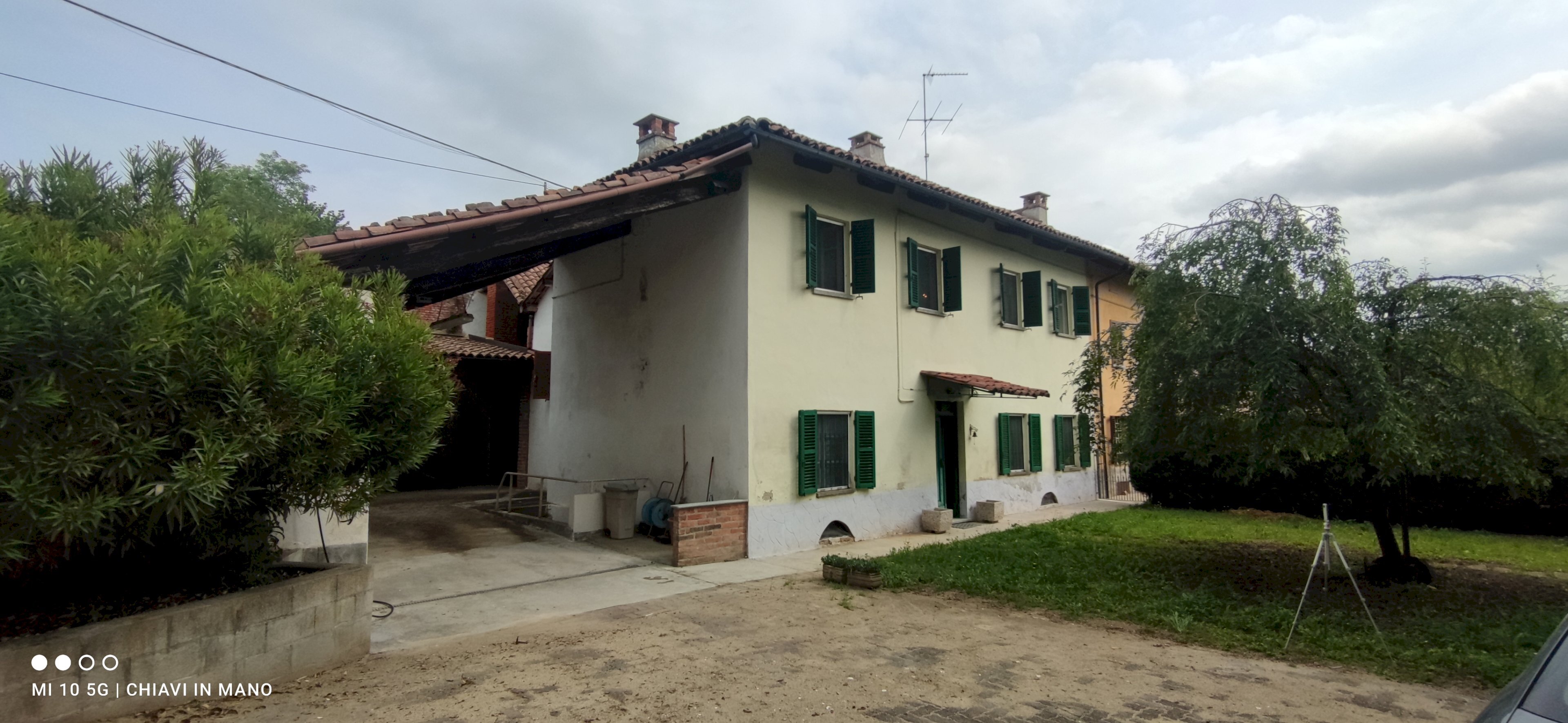 vigliano d'asti cascinale con finiture tipiche