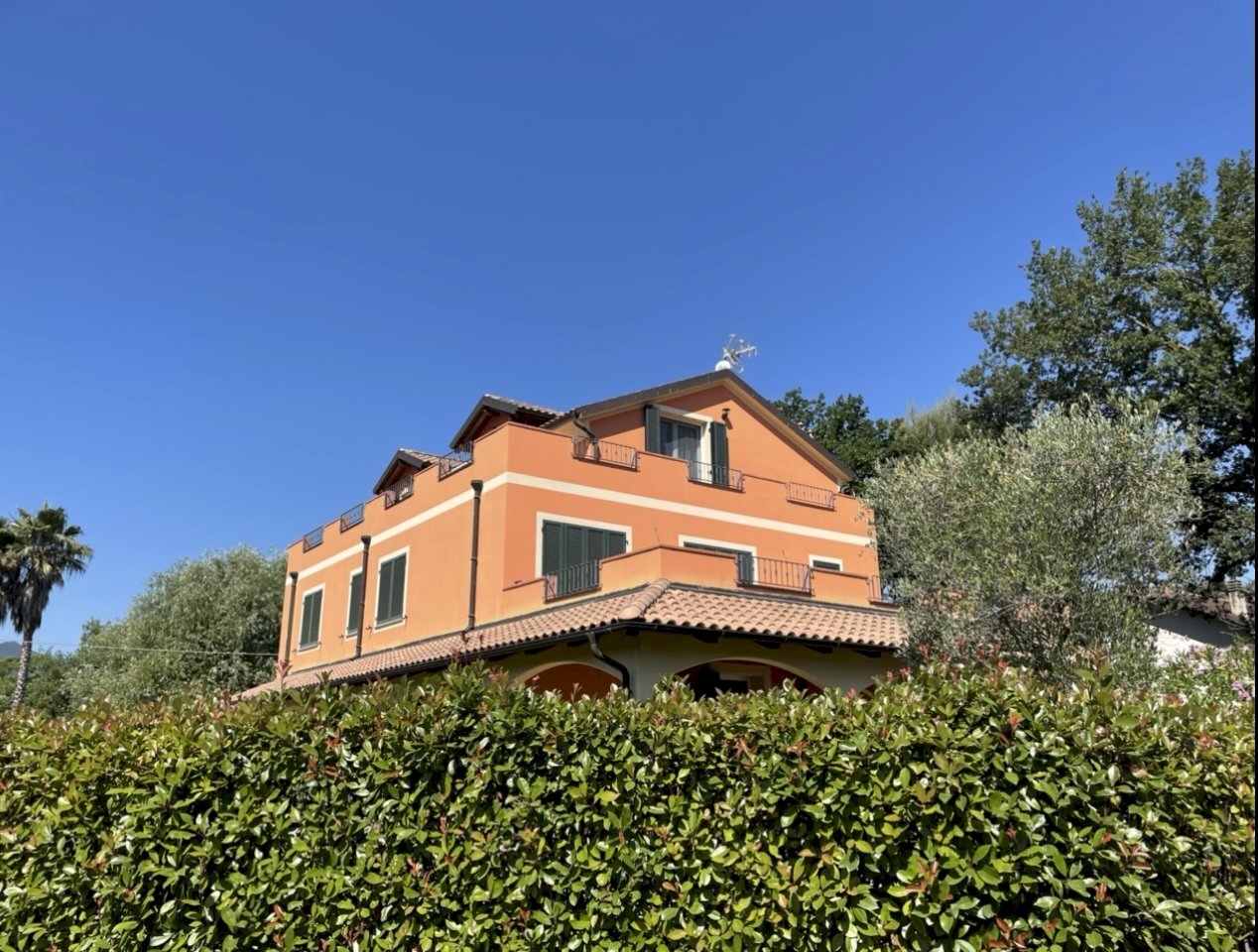 PRESTIGIOSI APPARTAMENTI IN VILLA IN VENDITA A VILLANOVA D’ ALBENGA