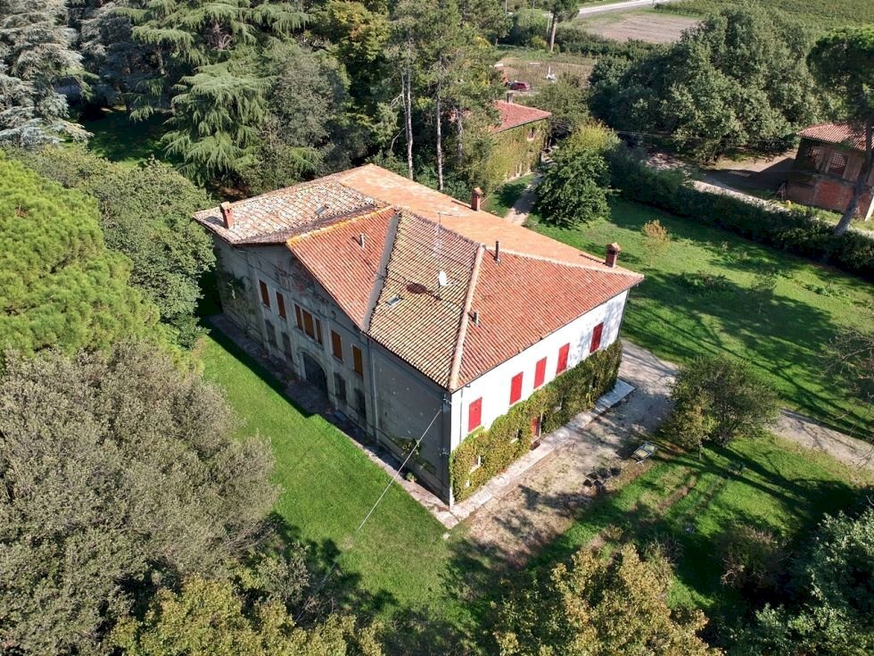 Rif. V900 - Imola loc. Piratello – Villa storica con parco di 10.000 mq
