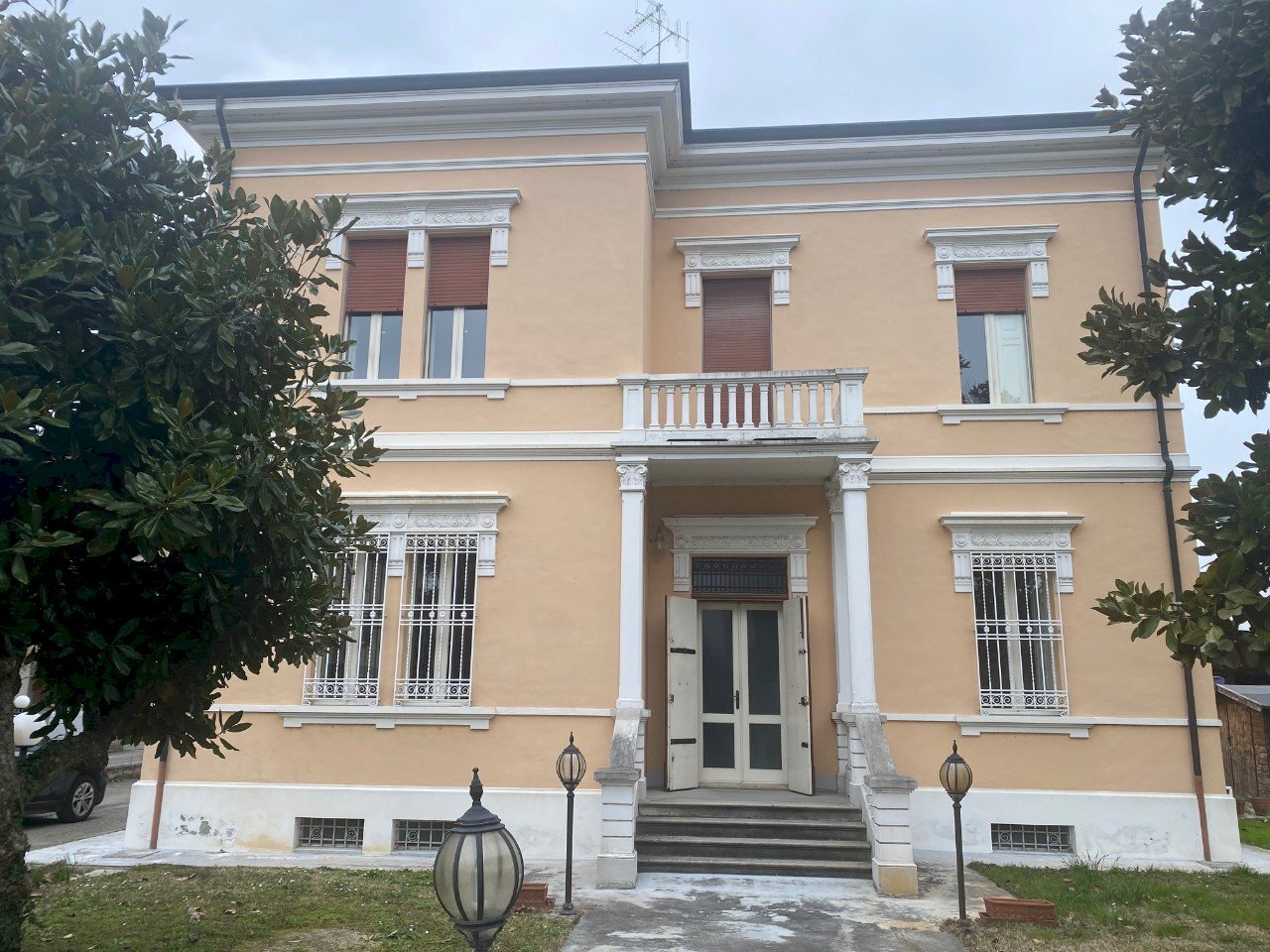 Vendita Villa Unifamiliare Russi