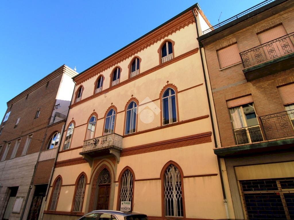 Palazzo in vendita