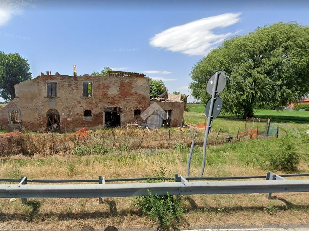 Casa di corte in vendita