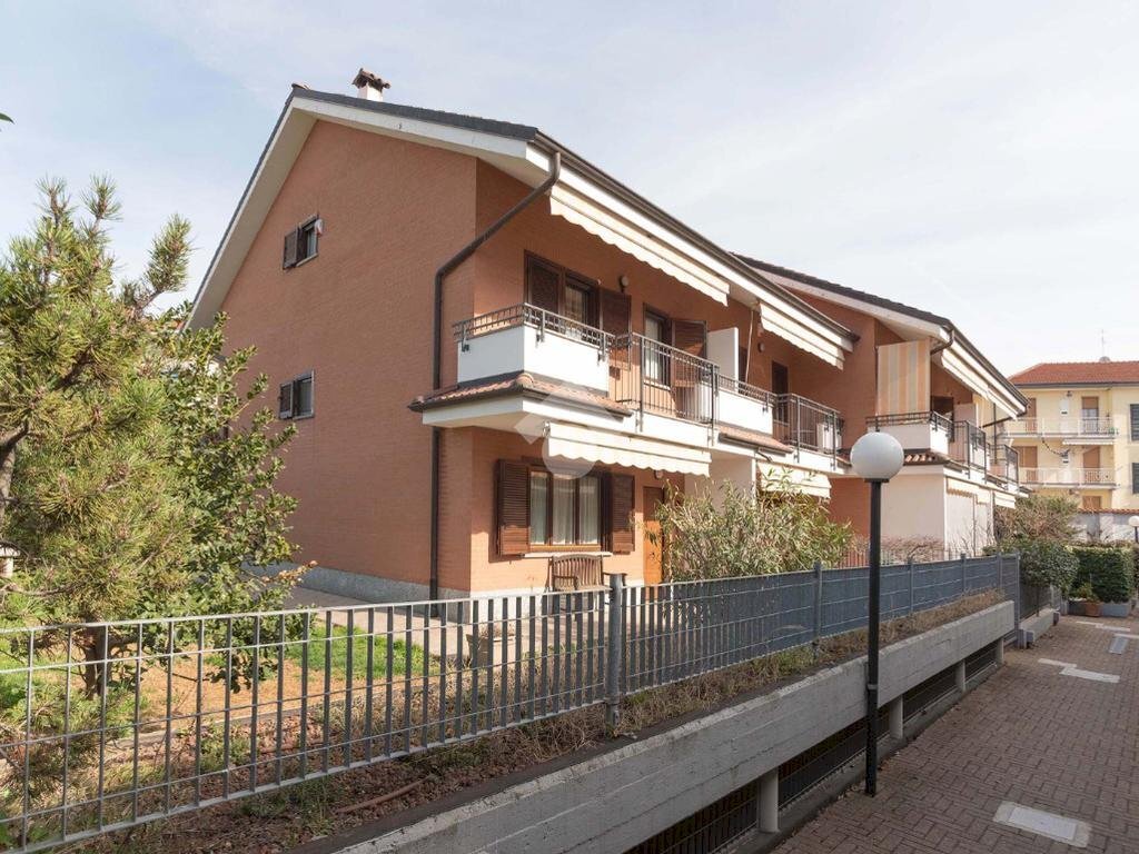 Villa a schiera d'angolo in vendita