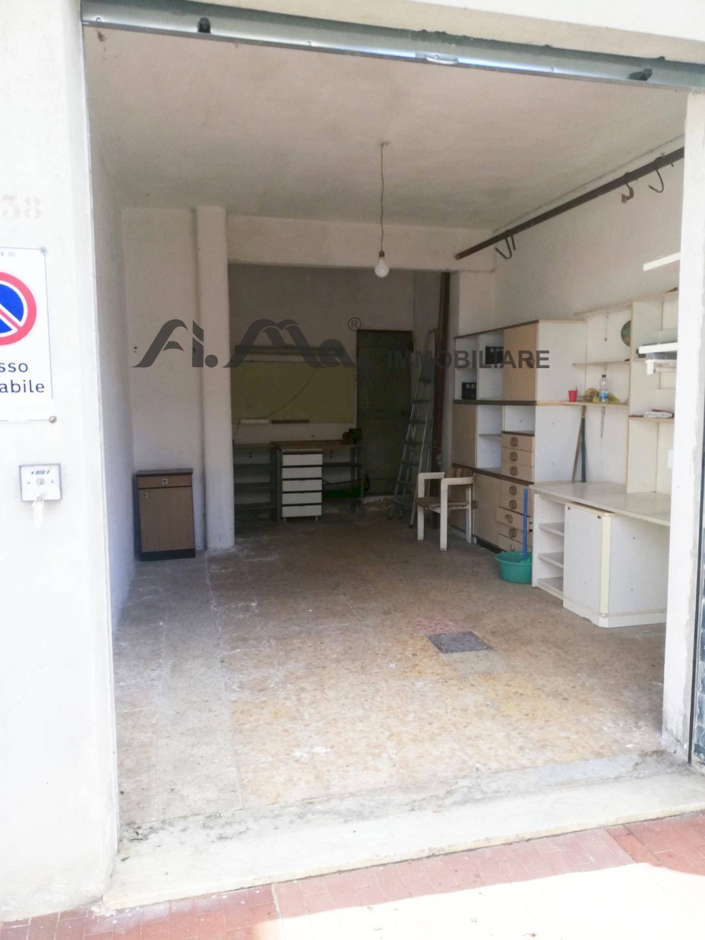 Affitto Box via Mignone, Savona