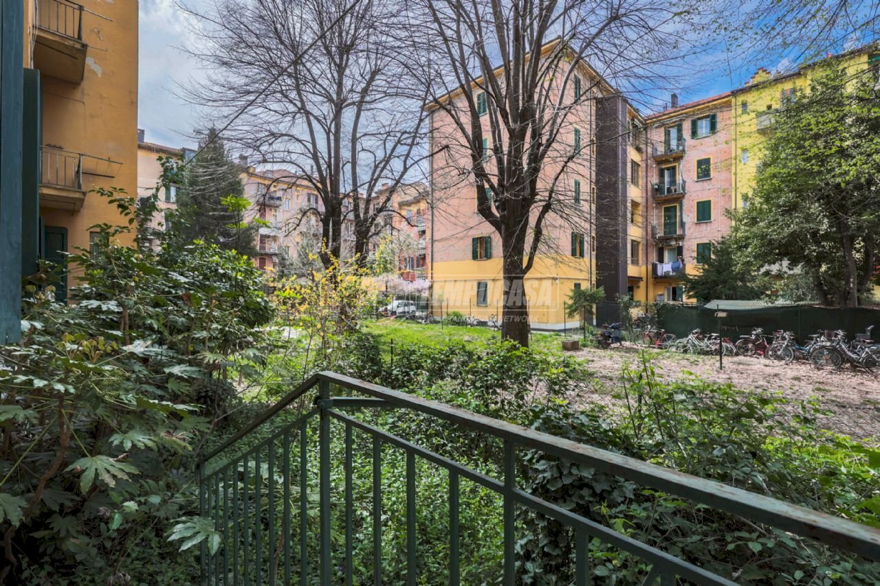 Vendita Appartamento Via Vittorio Veneto, Bologna