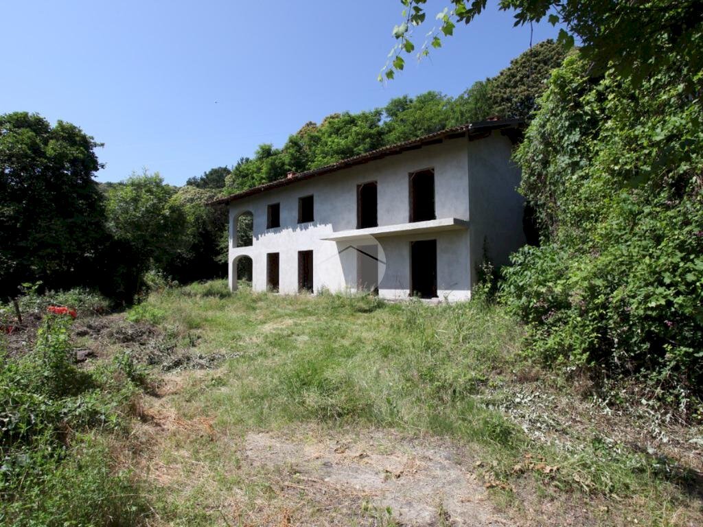 Casa indipendente in vendita