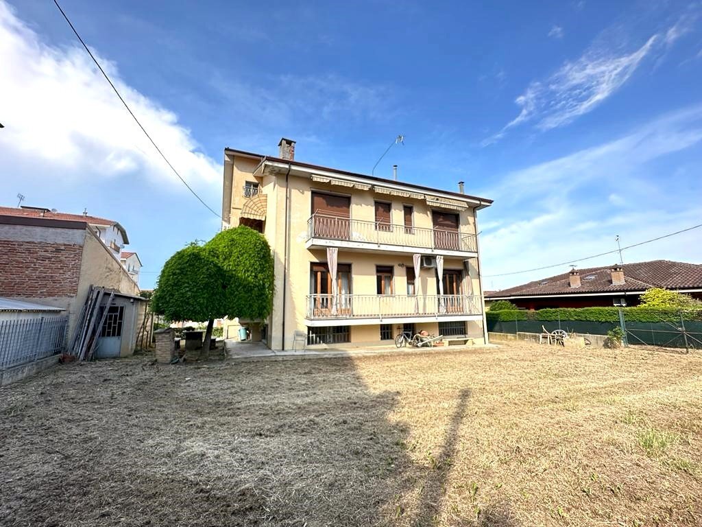 Vendita Villa Via Massimo D'azeglio 18, San Damiano d'Asti