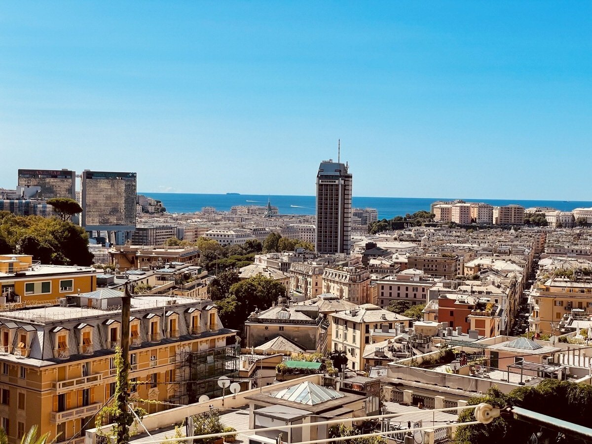 APPARTAMENTO a CENTRO, Genova