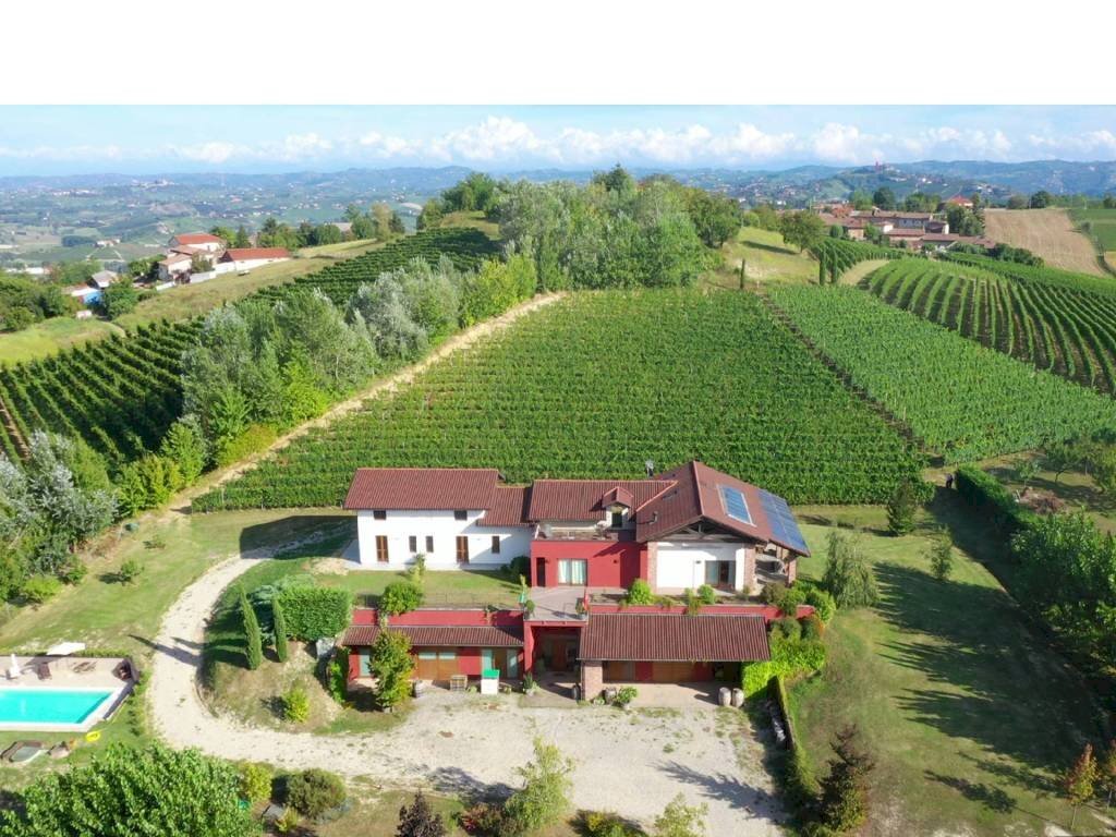 Azienda vitivinicola con Bed and Breakfast nelle Langhe