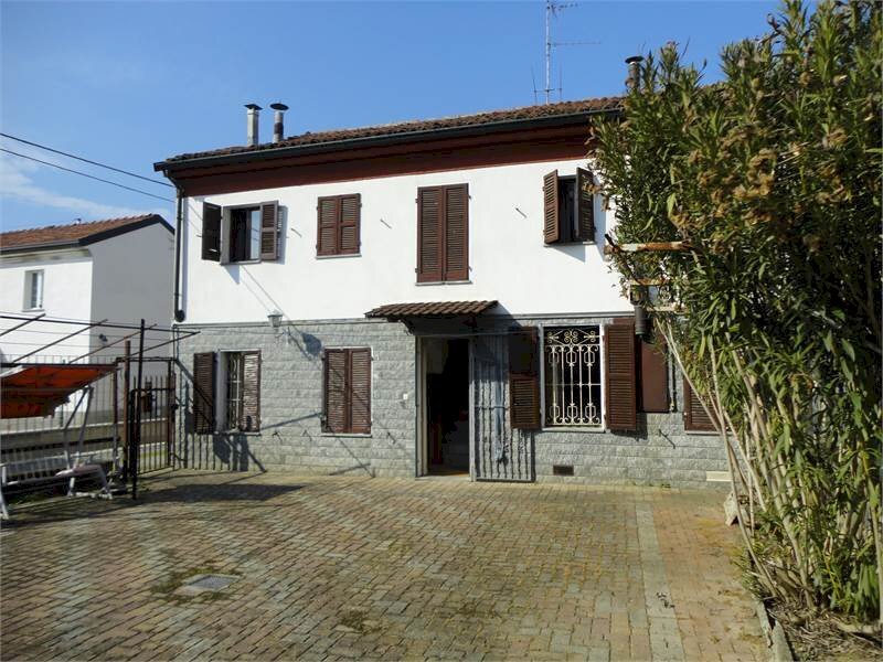 Casa indipendente su tre lati rif.21FZ