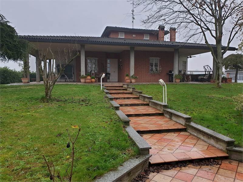 Villa In Vendita a Alessandria