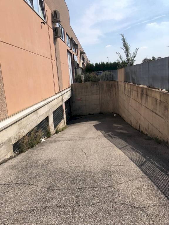 Posti auto in affitto Via Stoccolma