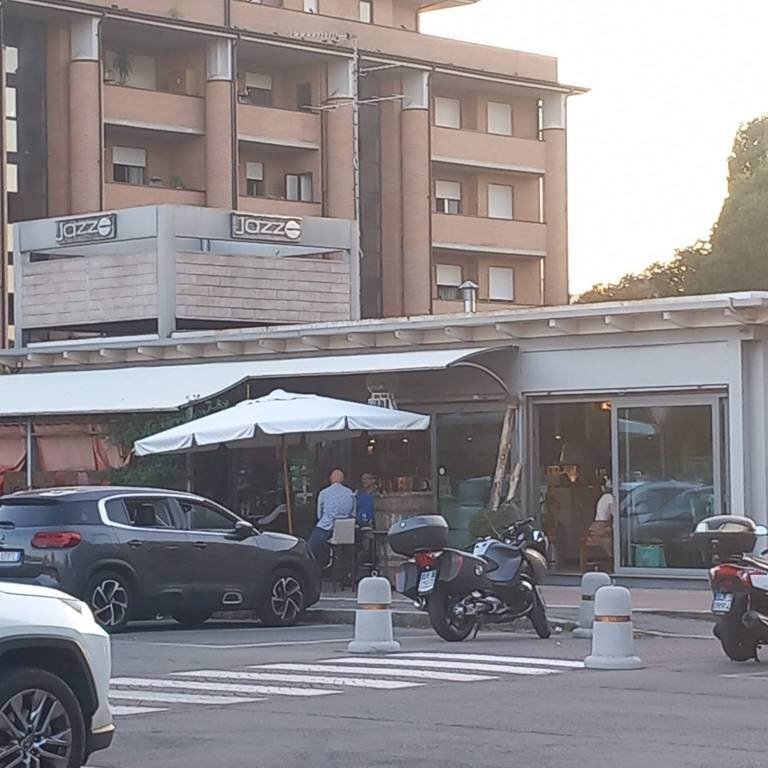 Vendita Ristorante piazza della Resistenza, Calderara di Reno