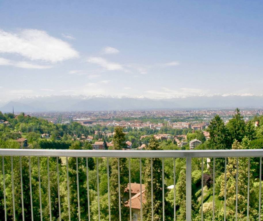 APPARTAMENTO TERRAZZATISSIMO DALLA VISTA IMPAGABILE