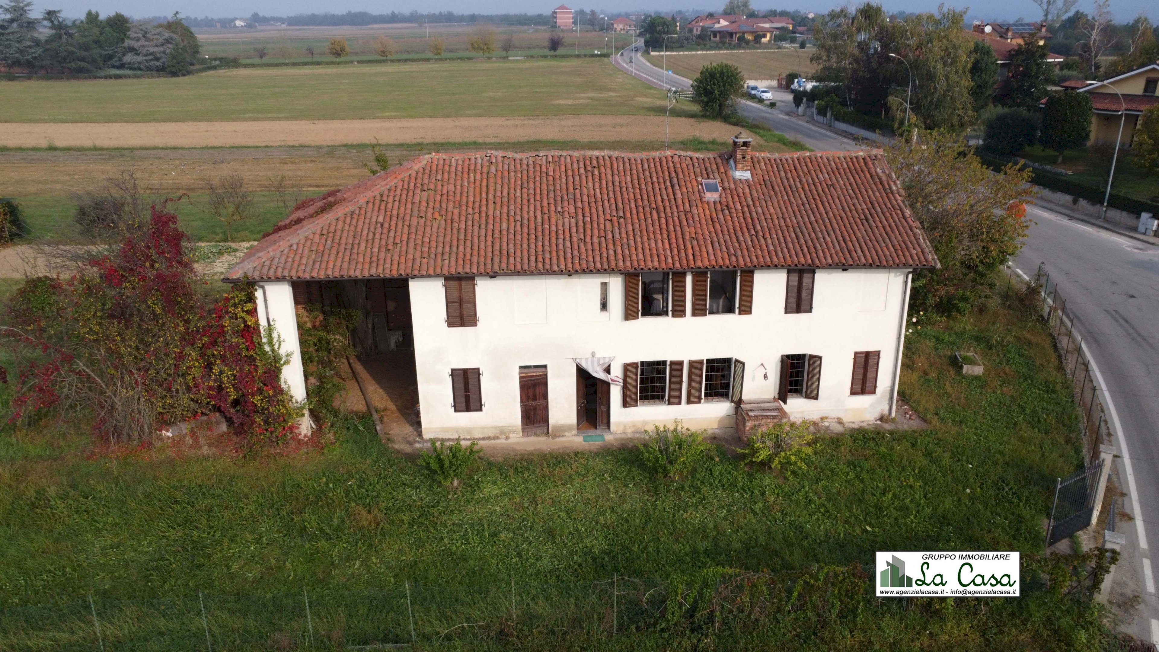 SAN PAOLO SOLBRITO – cascinotta con giardino