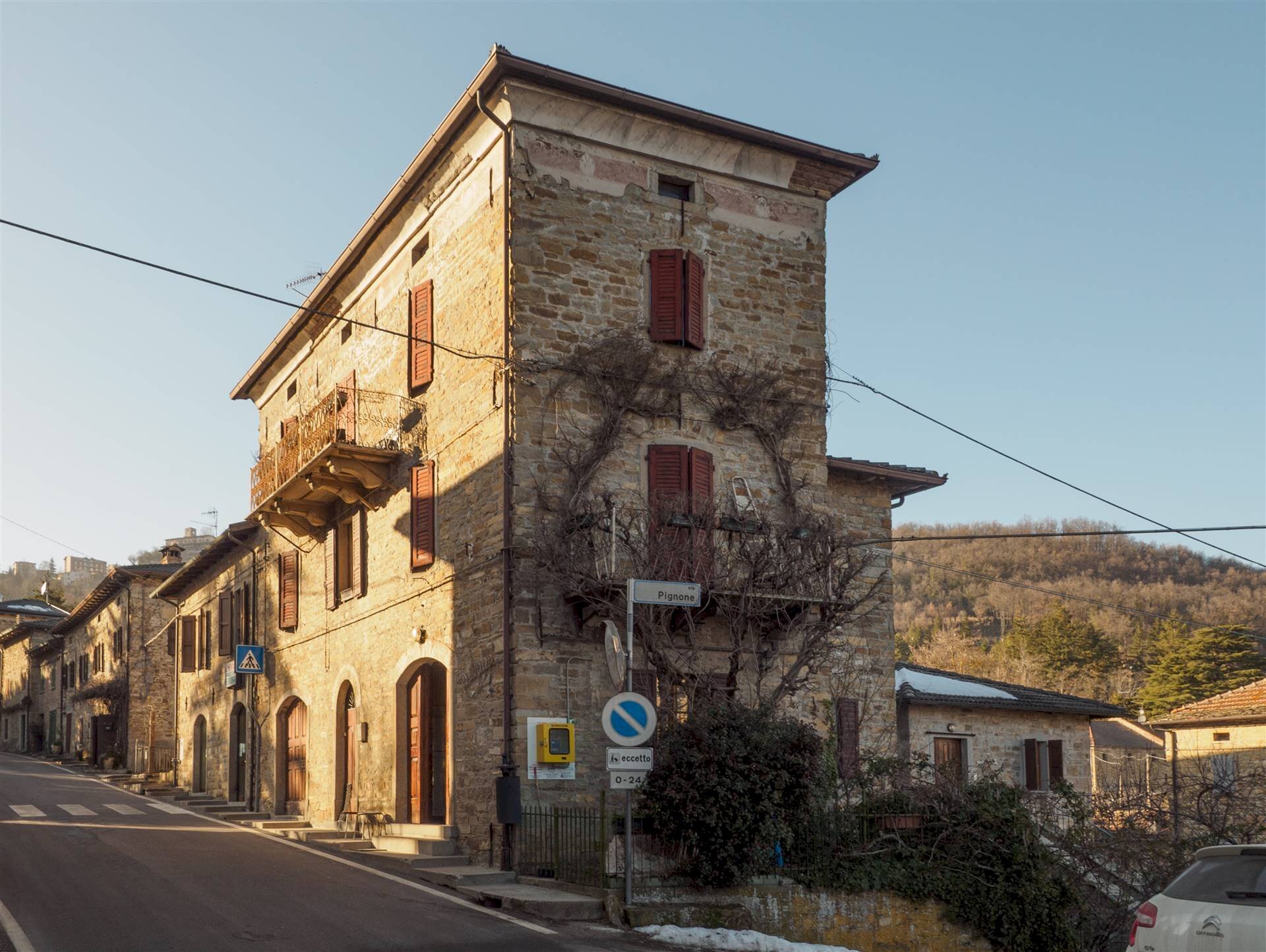 MONTEFIORINO - TERRATETTO IN SASSO