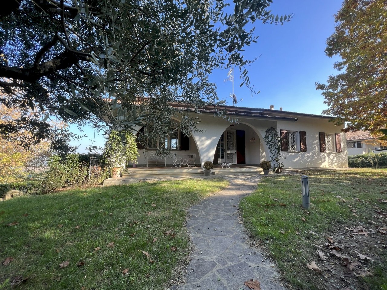 VILLA a Oliveto, Valsamoggia