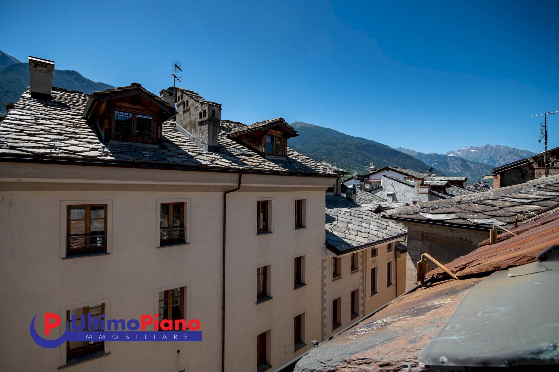 Ultimo piano in Via Lostan