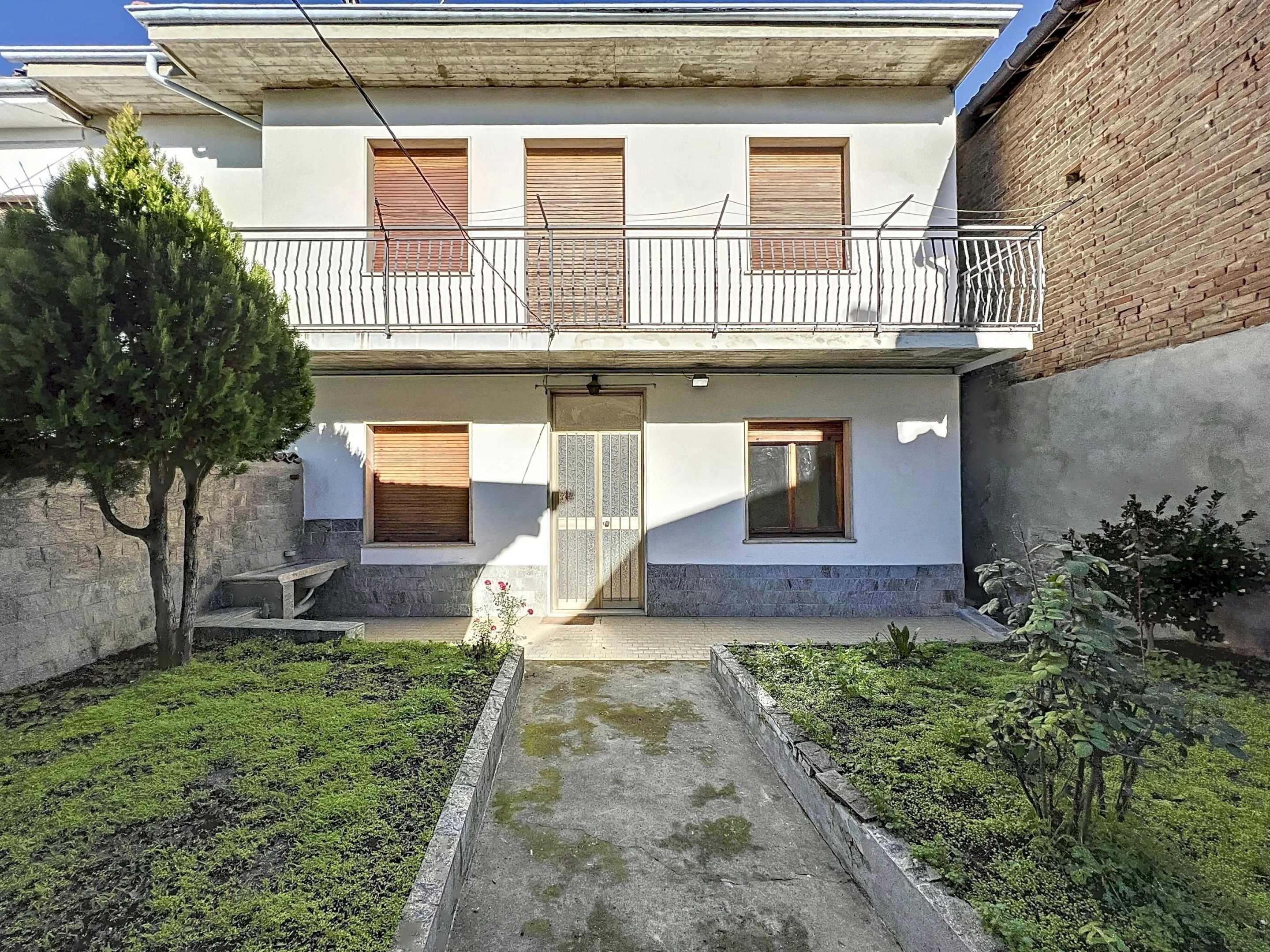 Casa indipendente con cortile in Centro a Viguzzolo