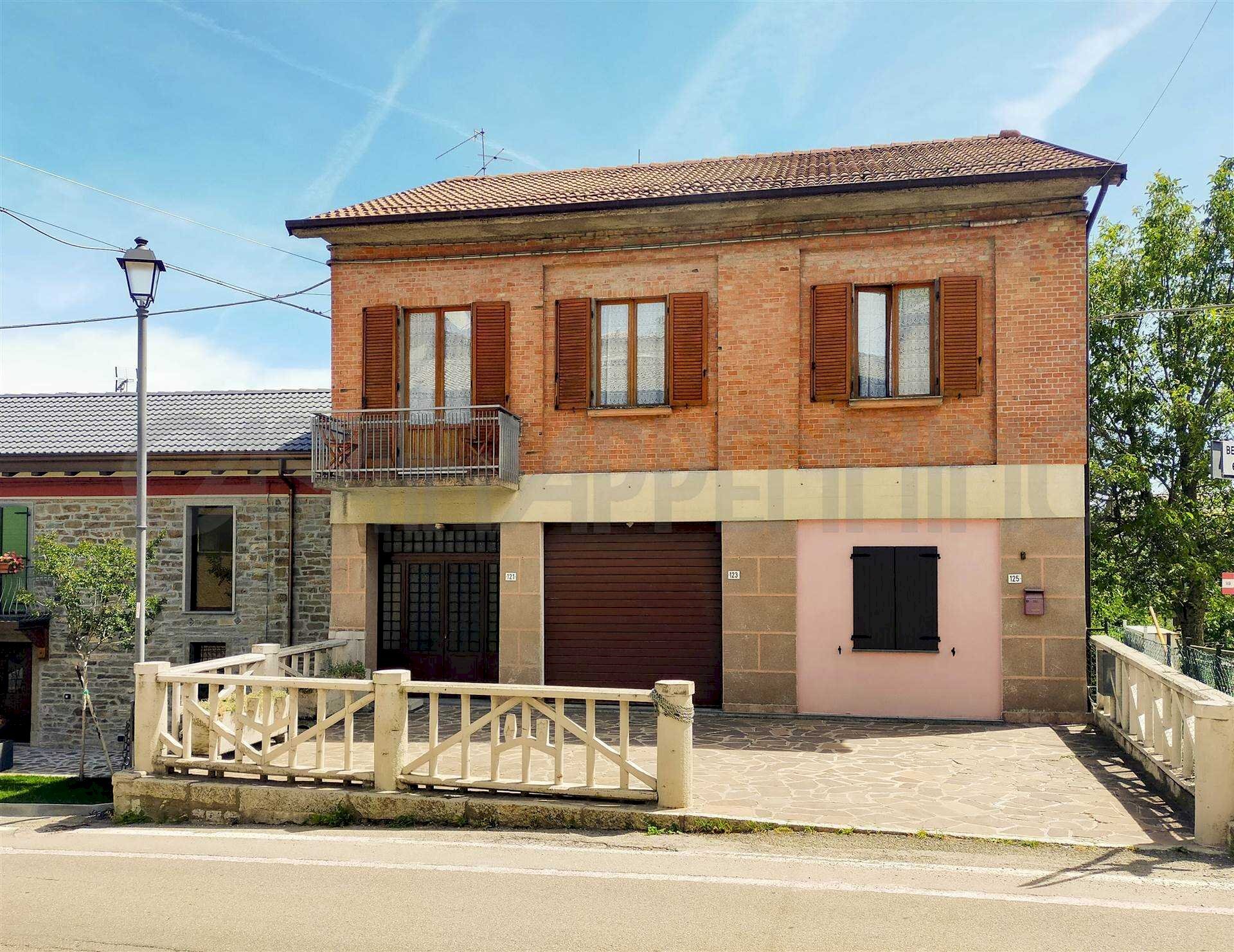 FRASSINORO - CASA SEMI-INDIPENDENTE CON 2 UNITA'