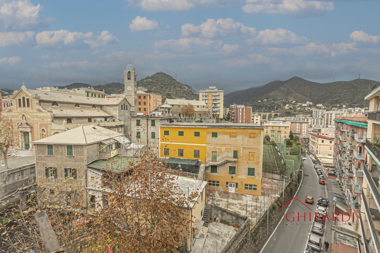 Appartamento - Quadrilocale a Sestri Ponente, Genova