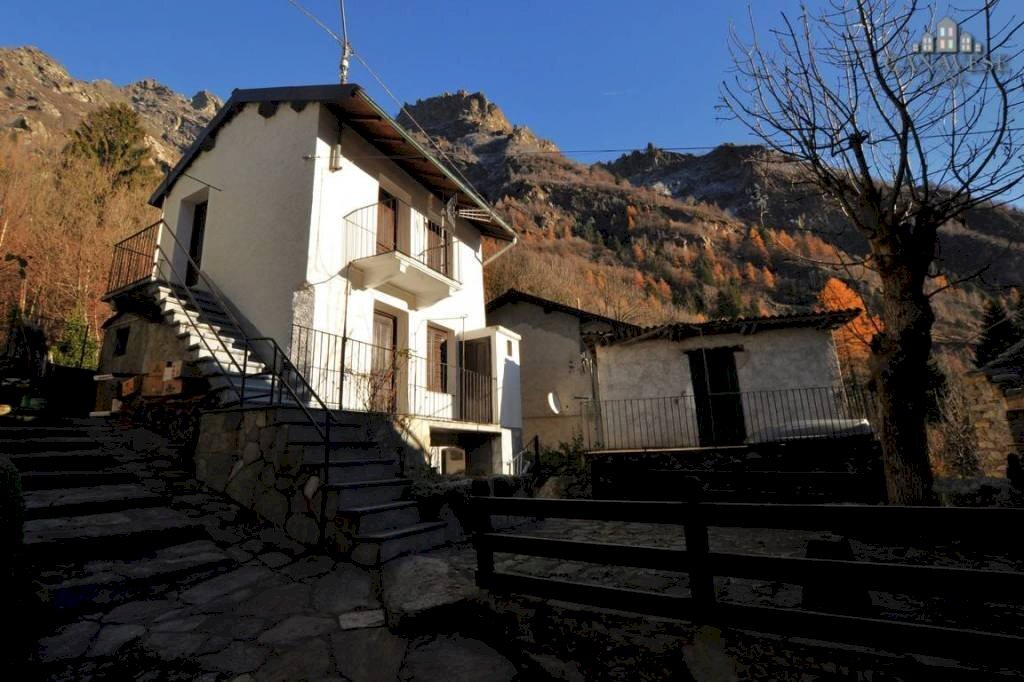 Casa semindipendente in vendita a Ronco Canavese