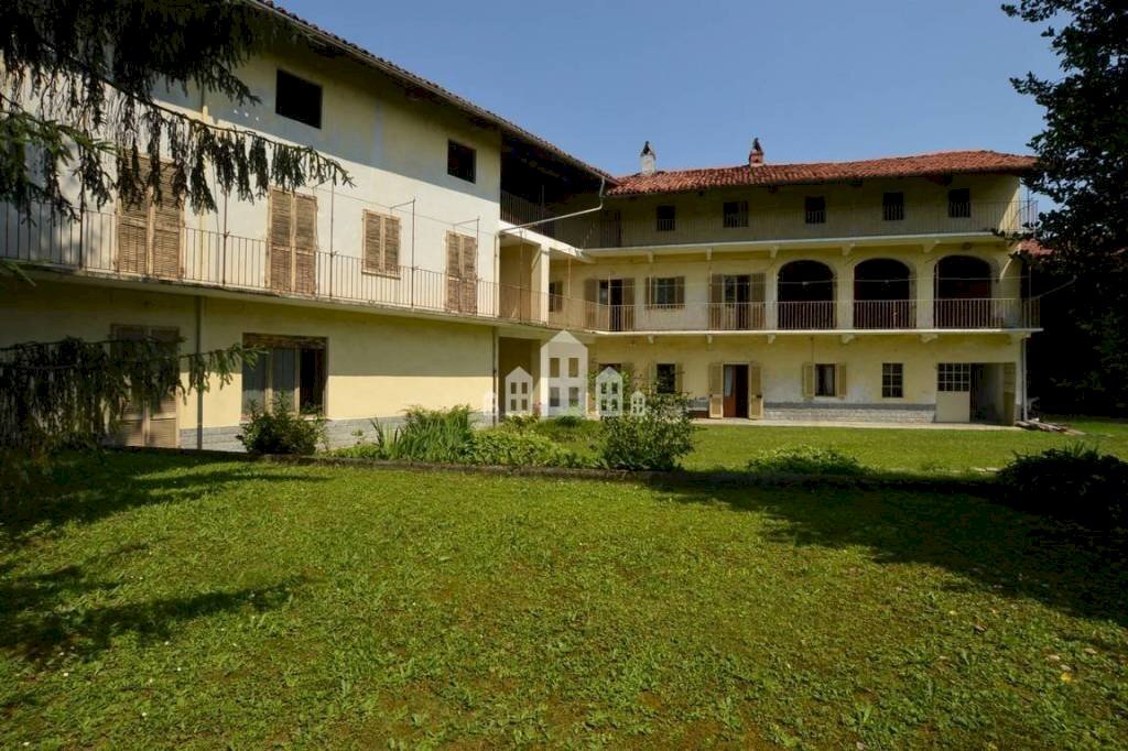 Casa indipendente in vendita a Romano Canavese