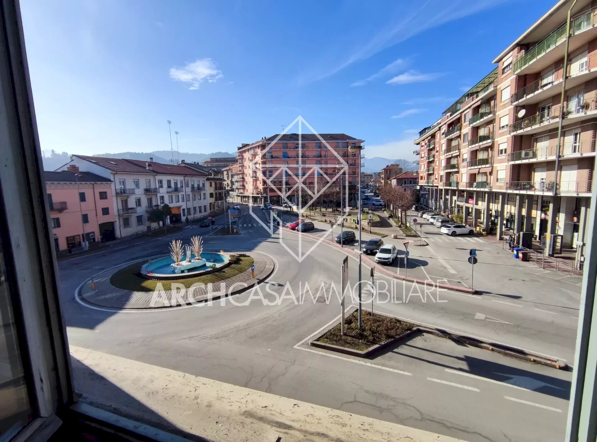 Appartamento padronale, centralissimo, in vendita