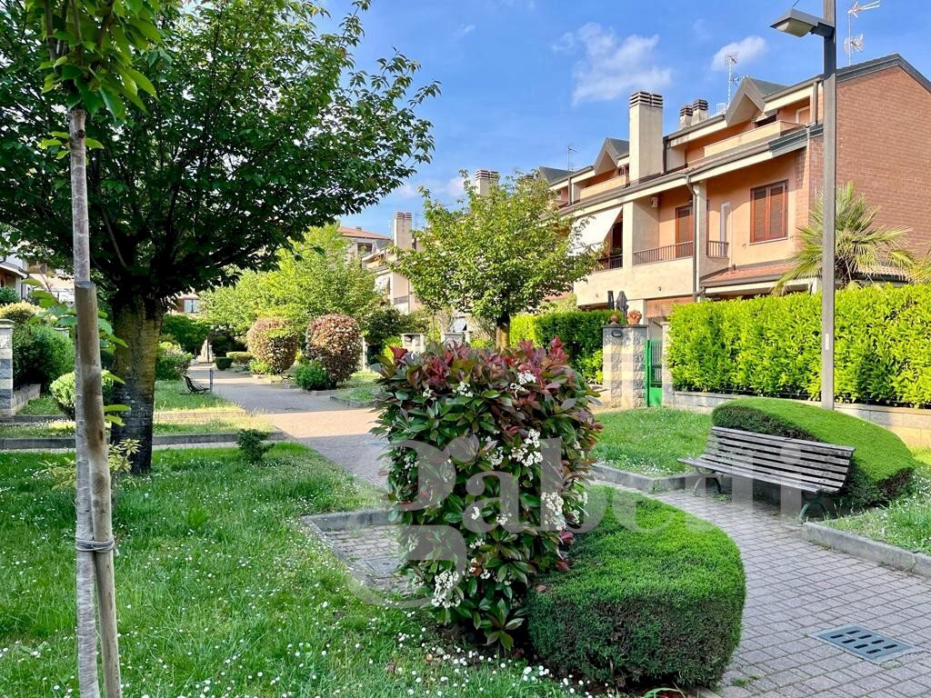 Vendita Villa a Schiera Via Augusta, 103, Busto Arsizio