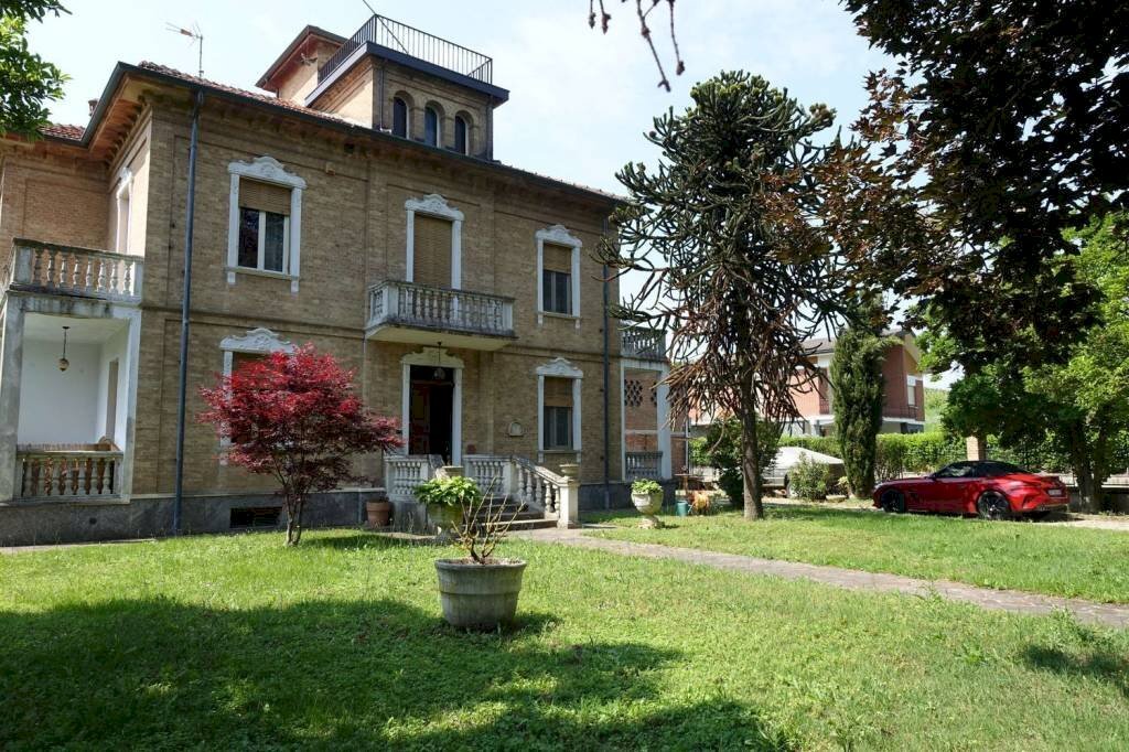 Villa a Nizza Monferrato