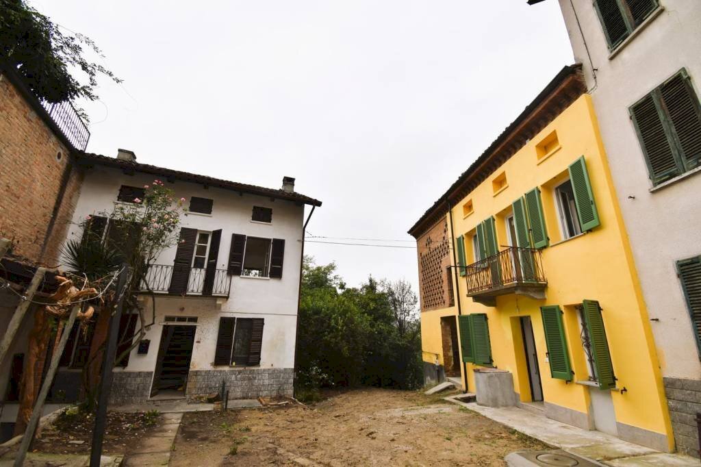 Casa indipendente in via Mazzini, s.n.c, Montaldo Scarampi