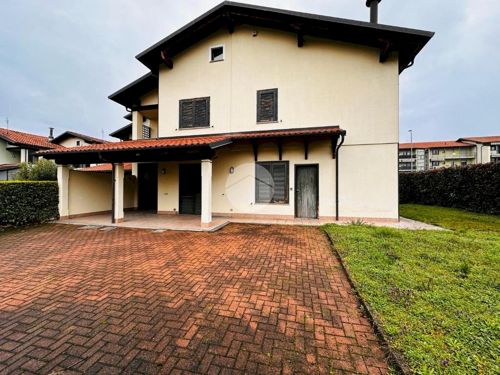 Villa a schiera in affitto