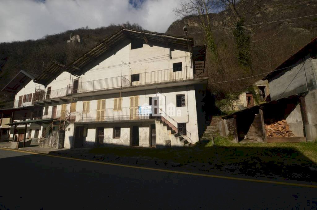 Casa semindipendente in vendita a Locana