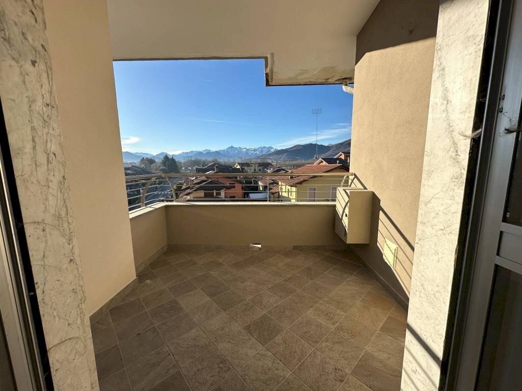 GRANDE BILOCALE CON TERRAZZINO