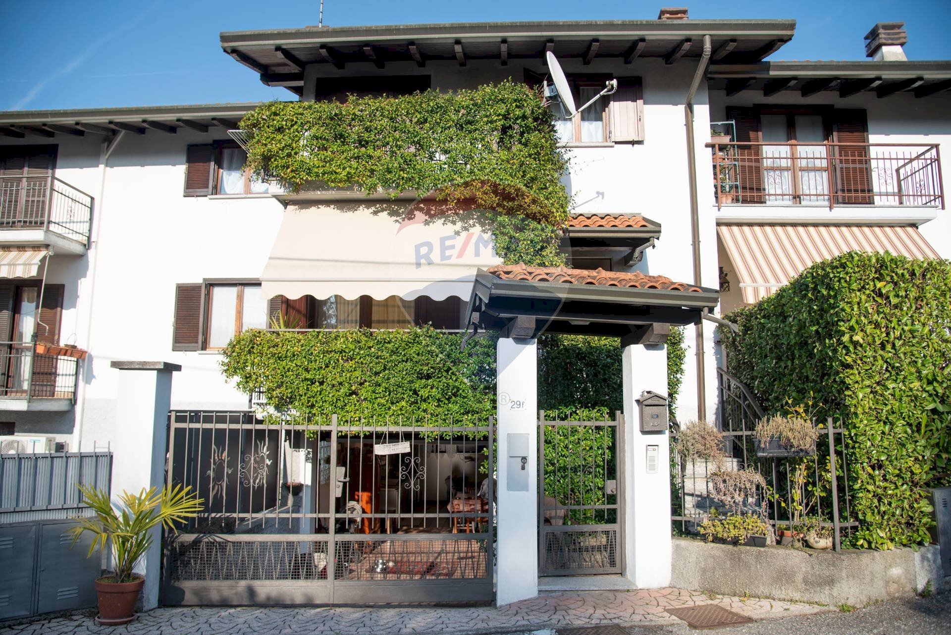 Vendita Villa a Schiera Via Copelli, Luino