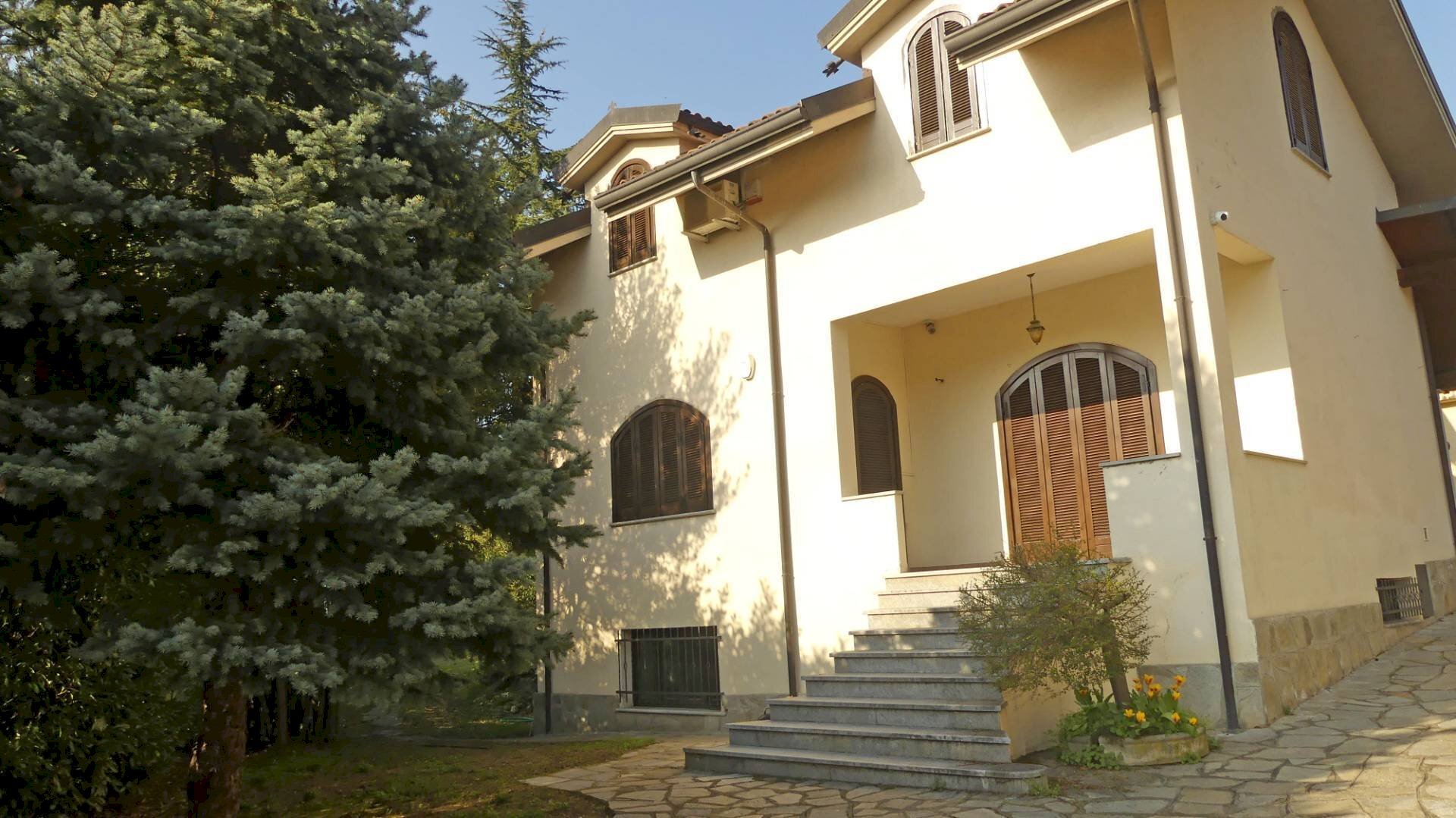 Affitto Villa Unifamiliare Via Moncanino, San Mauro Torinese