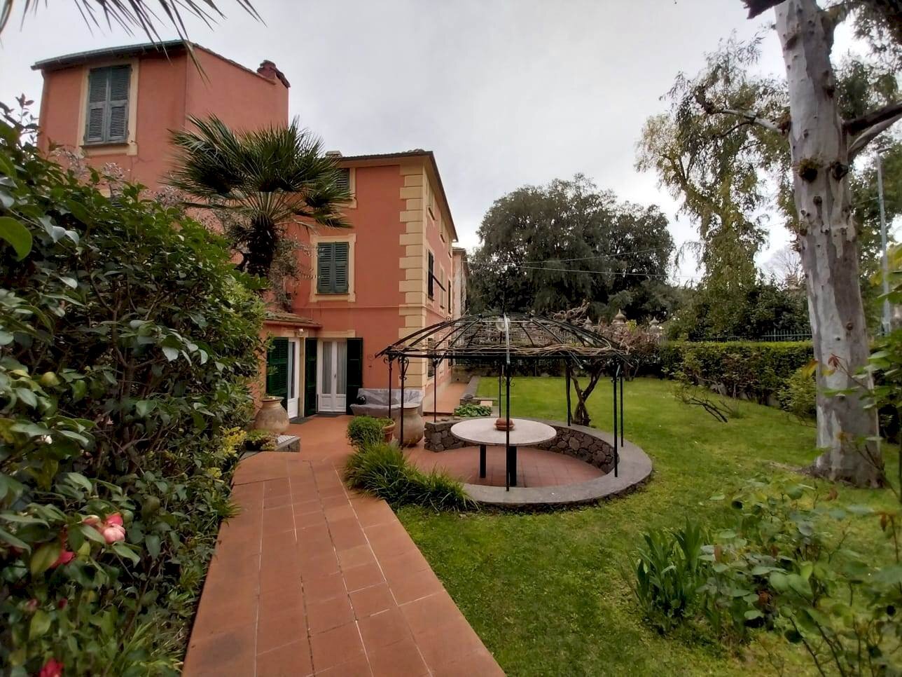 Casa semi indipendente in vendita a Albisola Marina Savona