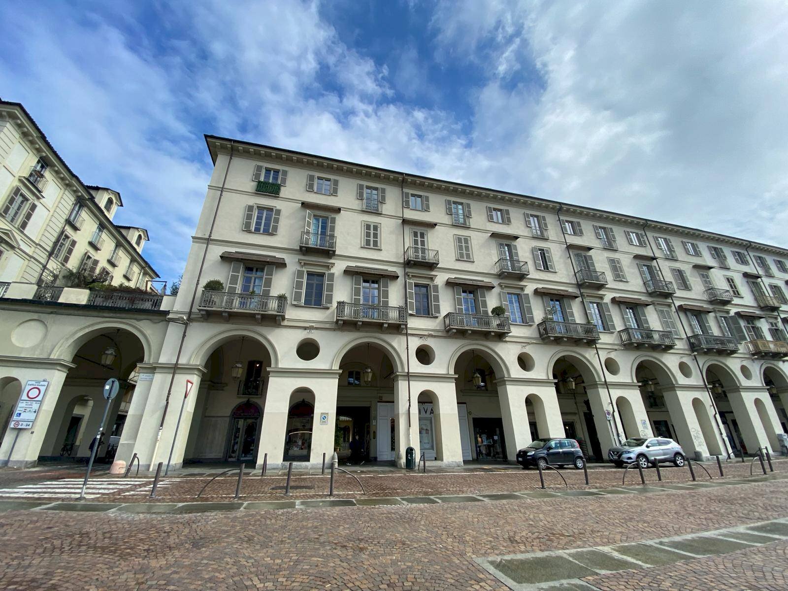 Affitto Appartamento PIAZZA VITTORIO, Torino